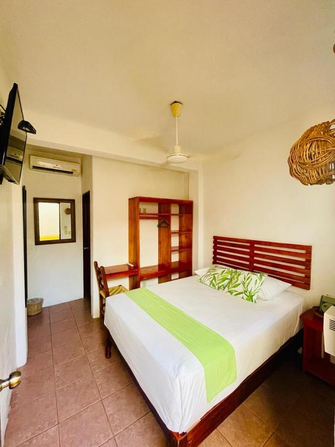 Hotel Casa De La Palma Bed & Breakfast Zihuatanejo Bagian luar foto