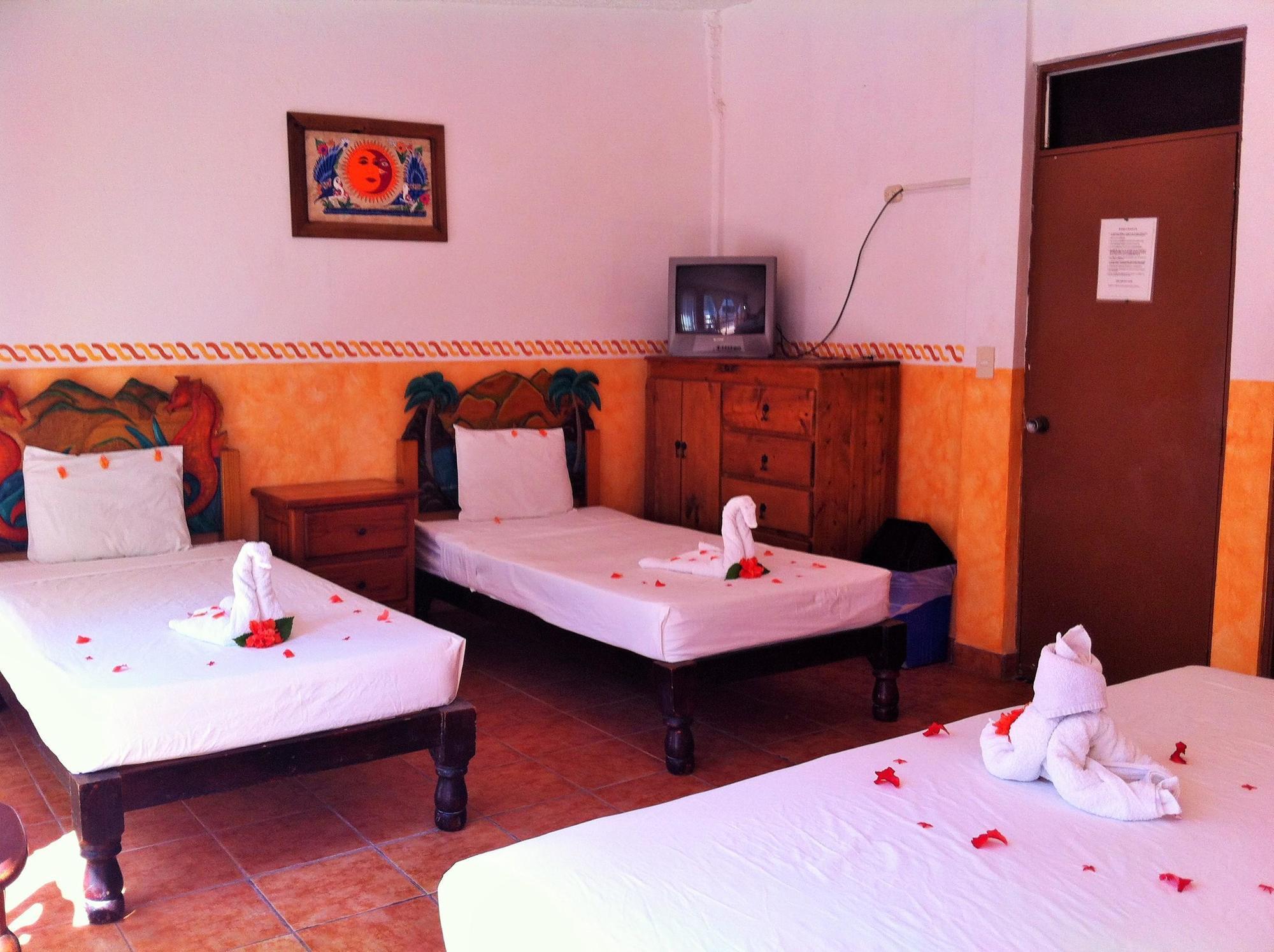 Hotel Casa De La Palma Bed & Breakfast Zihuatanejo Bagian luar foto